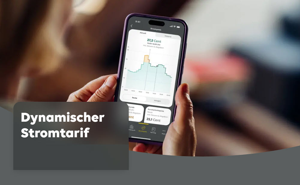 Dekoratives Bild. Zwei Hände halten ein Handy. Auf dem Handy ist die Strompreisentwicklung grafisch zu sehen.